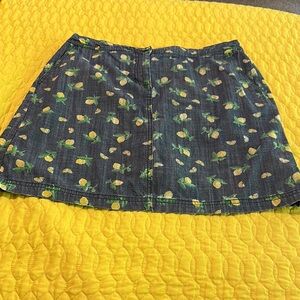 Karen Scott... Lemon Print Denim Skort